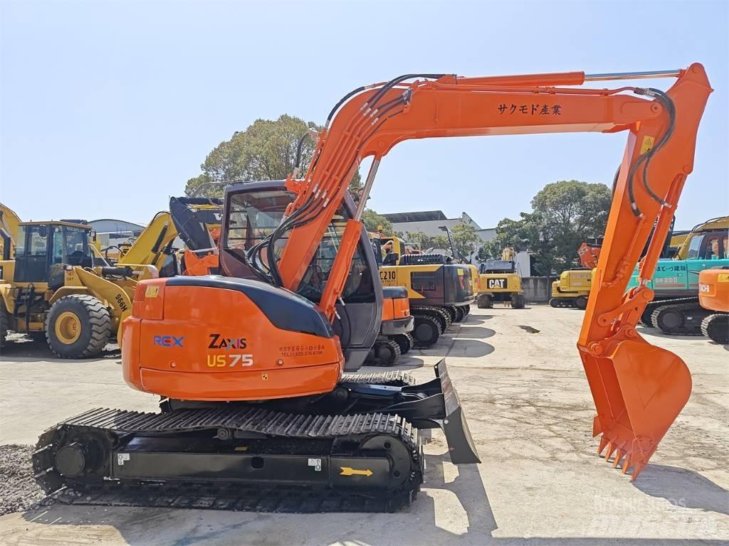 Hitachi ZX 75 Pelle sur chenilles