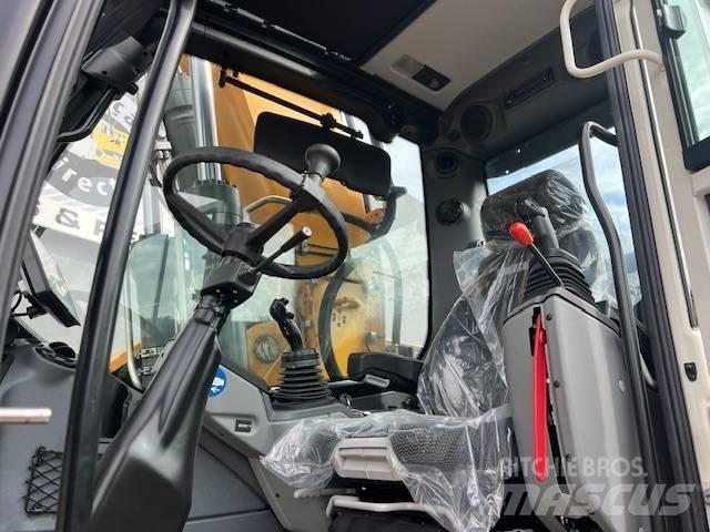 Liebherr 916 Pelle sur pneus