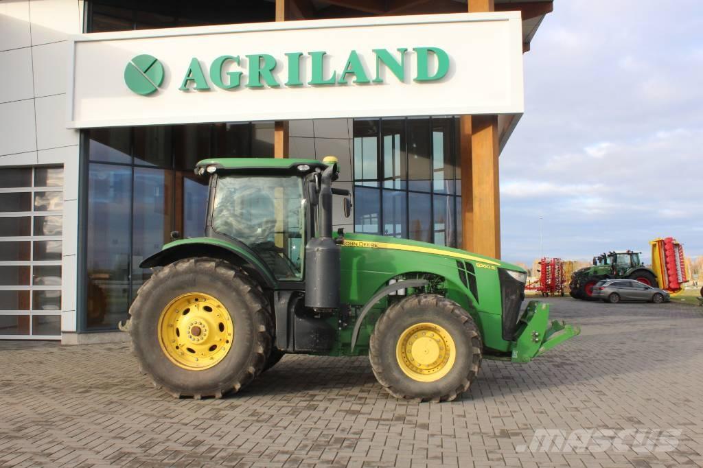 John Deere 8260 R Tracteur