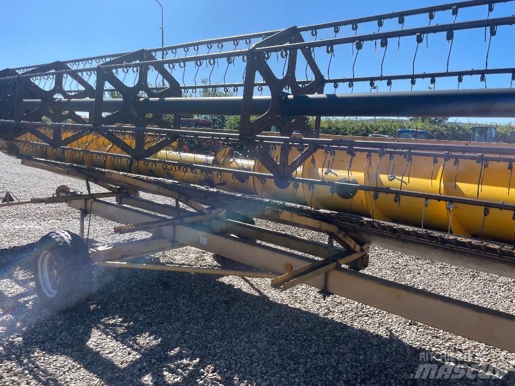 New Holland TX 66 Moissonneuse batteuse