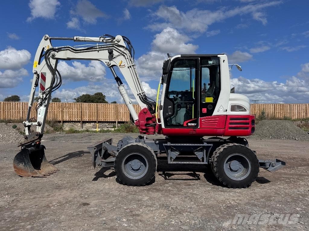 Takeuchi TB 295 W Pelle sur pneus