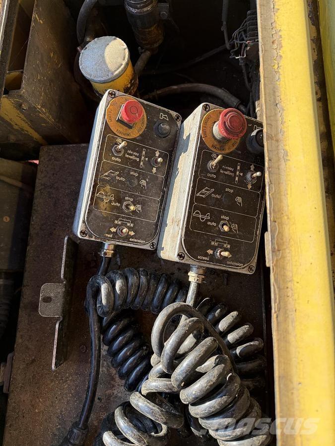 Dynapac F 121 6W Finisseur