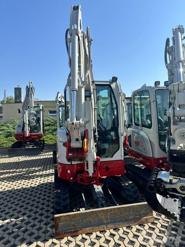 Takeuchi TB325R V1 Mini pelle < 7t
