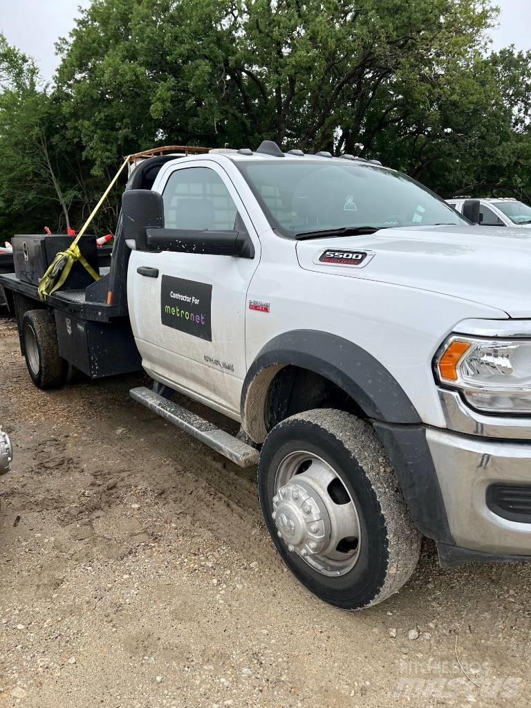 RAM 5500 Camion plateau