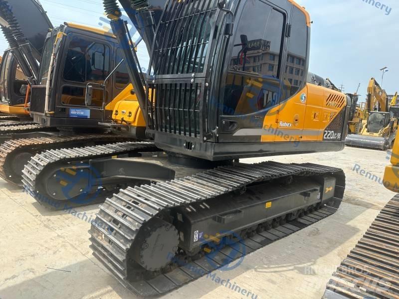 Hyundai R220LC-9S Pelle sur chenilles