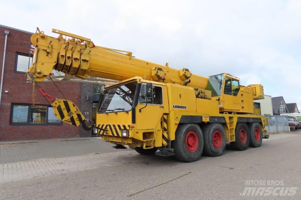 Liebherr LTM 1070-1 Grues tout terrain