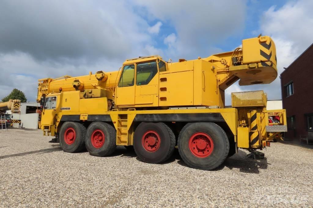Liebherr LTM 1070-1 Grues tout terrain