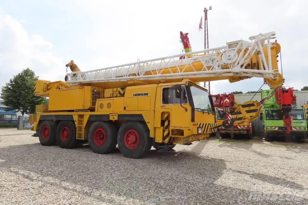 Liebherr LTM 1070-1 Grues tout terrain