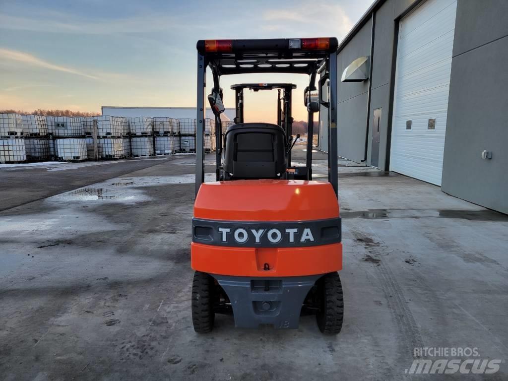 Toyota 8FB25 Chariots élévateurs électriques