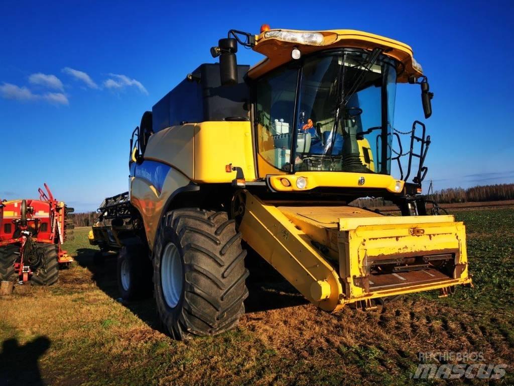 New Holland CX 8080 Moissonneuse batteuse