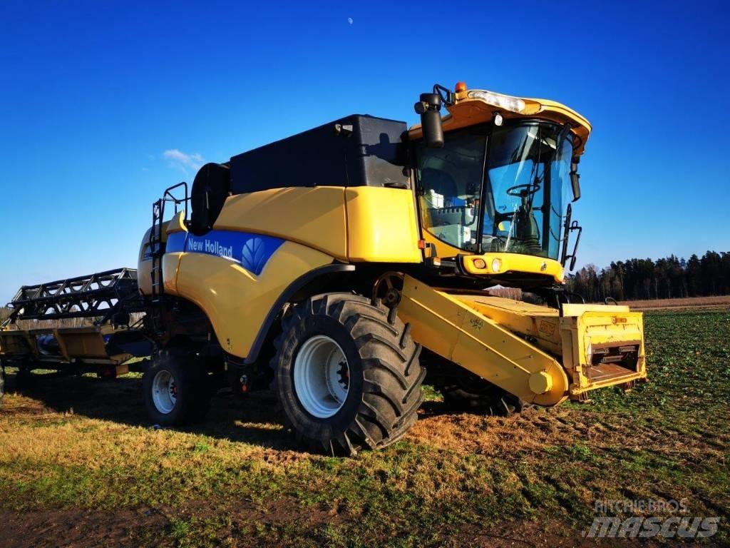 New Holland CX 8080 Moissonneuse batteuse