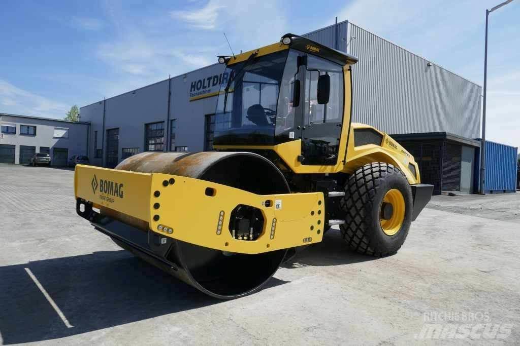 Bomag BW 213 D-5 Compacteur de sol