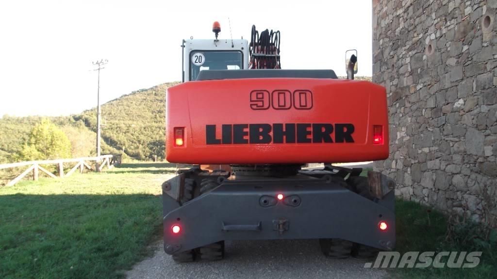 Liebherr A 900 C Pelle sur pneus
