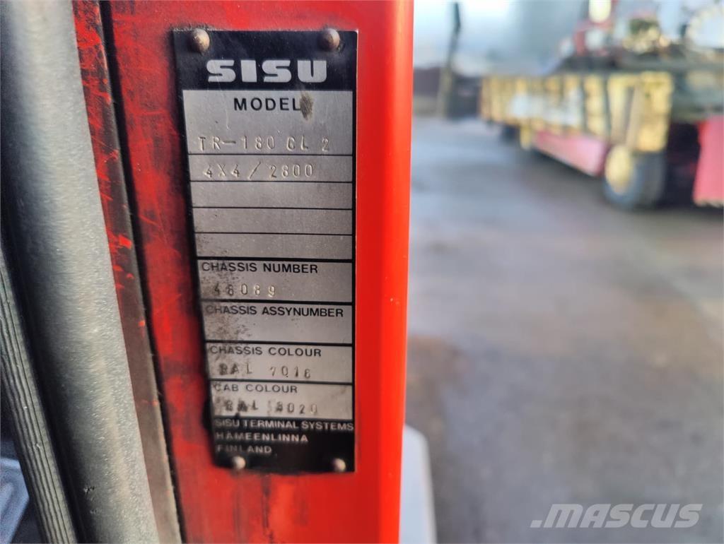 Sisu TR180 Gl 2 Tracteur de manœuvre