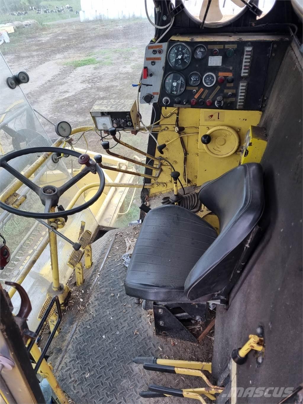 New Holland 8050 Moissonneuse batteuse