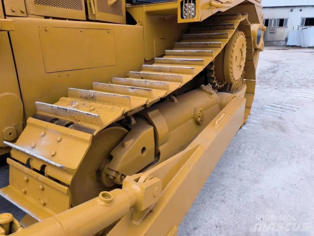 CAT D 8 R Bouteurs sur chenilles