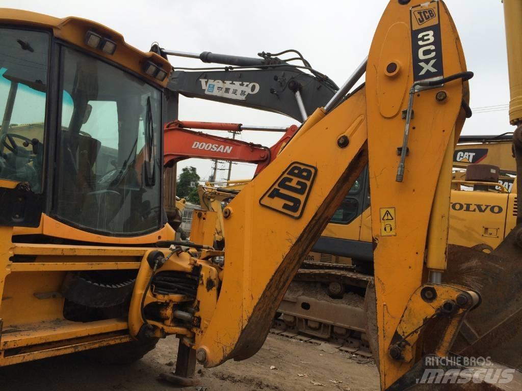 JCB 3CX Tractopelle