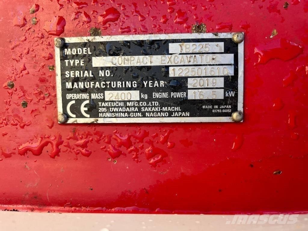 Takeuchi TB 225 Mini pelle < 7t