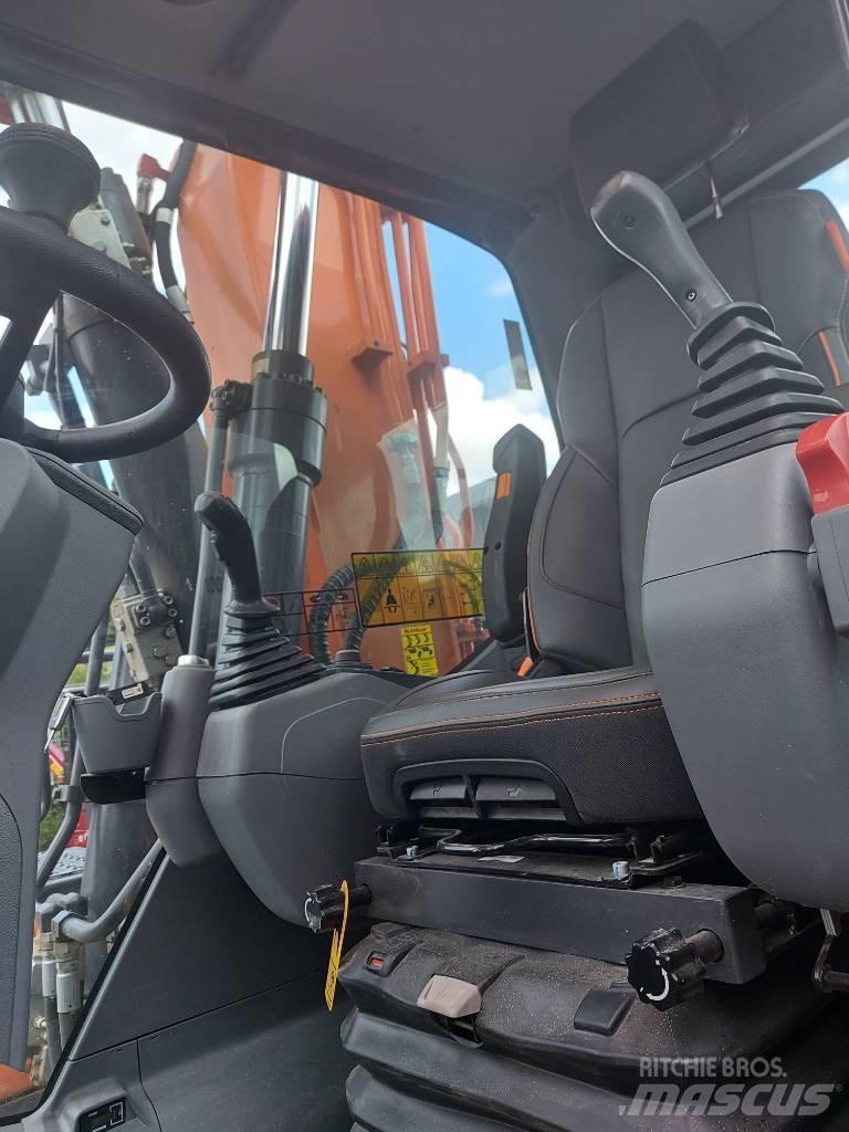 Develon DX 170 W-7 Pelle sur pneus