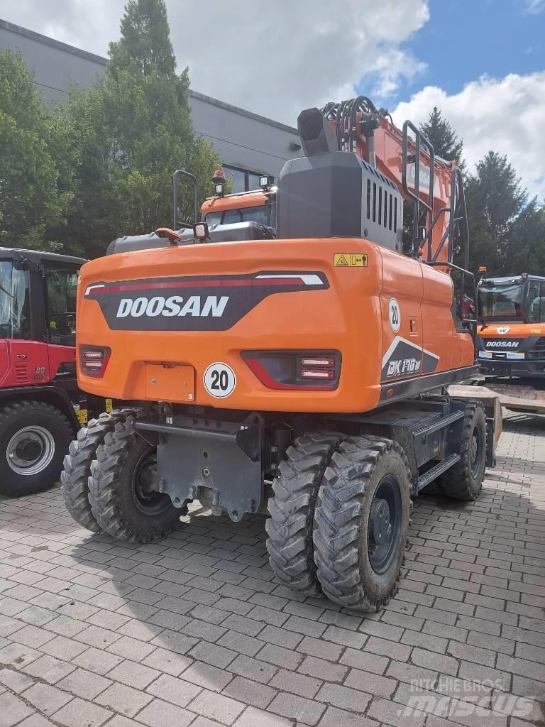 Develon DX 170 W-7 Pelle sur pneus