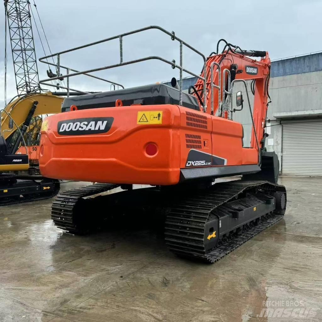 Doosan DX 225 LCA Pelle sur chenilles