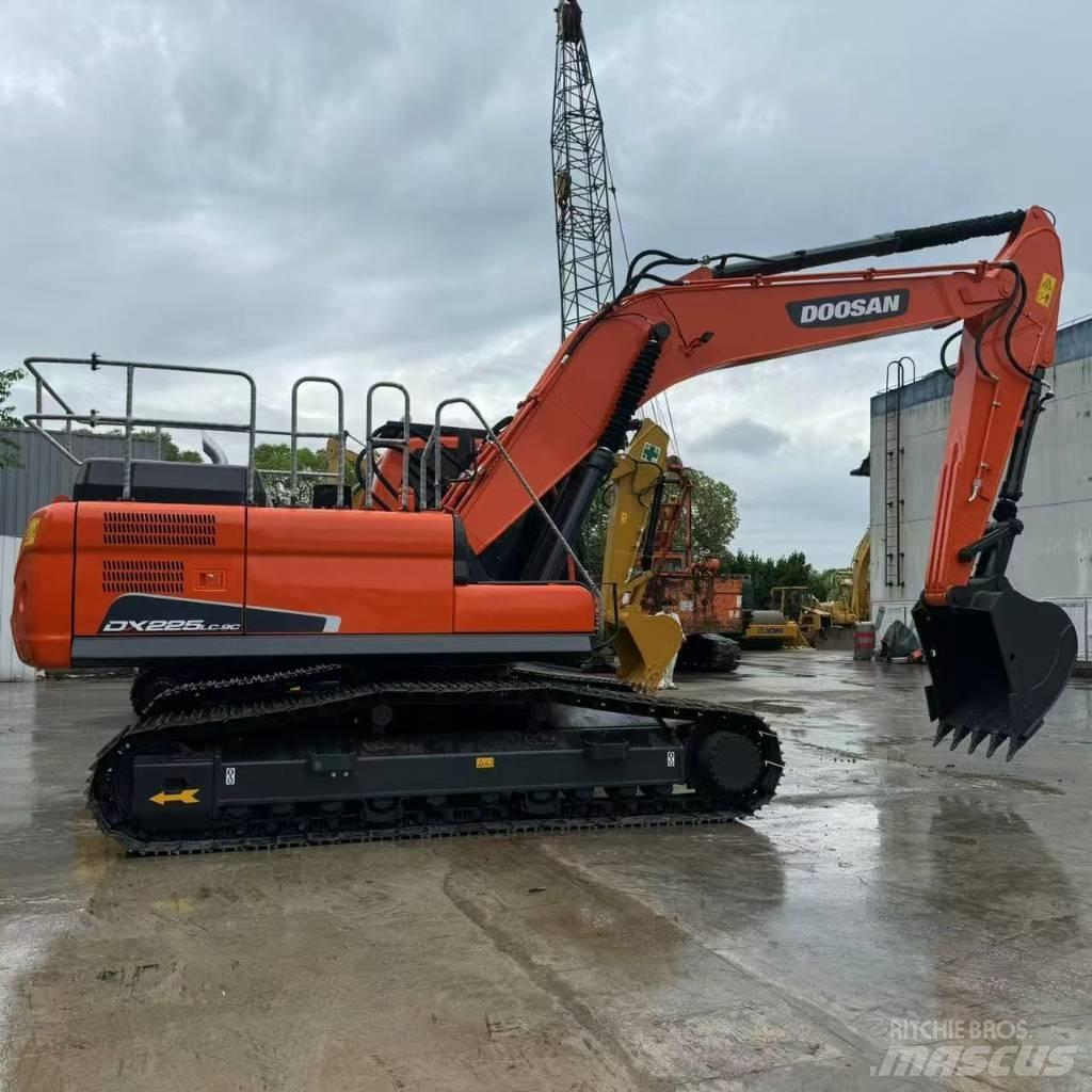 Doosan DX 225 LCA Pelle sur chenilles