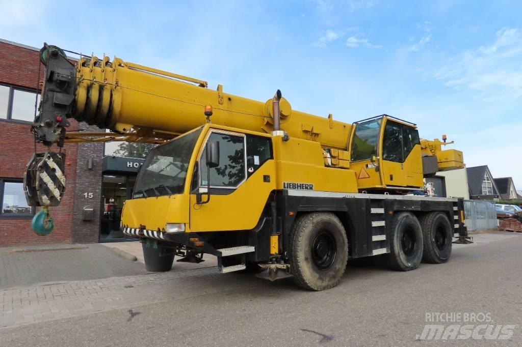 Liebherr LTM 1055-1 Grues tout terrain