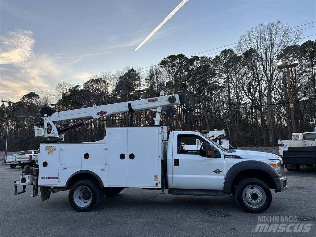 Ford F550 Camions et véhicules municipaux