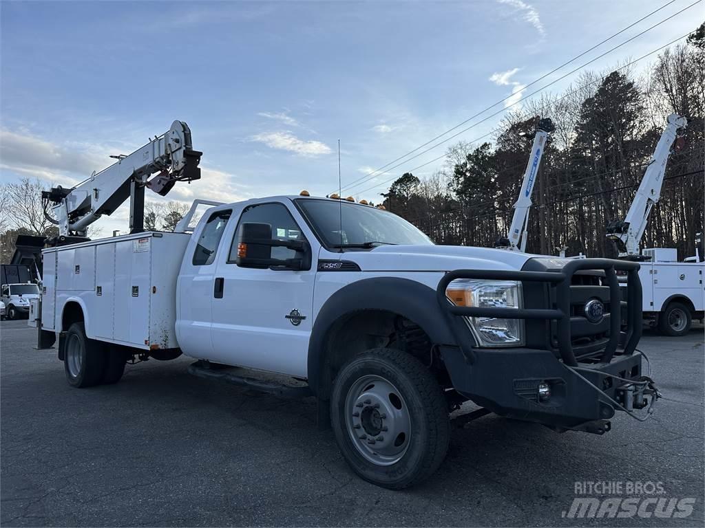 Ford F550 Camions et véhicules municipaux