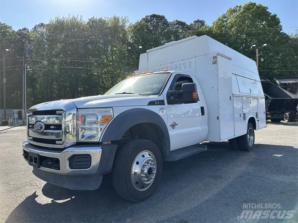 Ford F550 Camions et véhicules municipaux