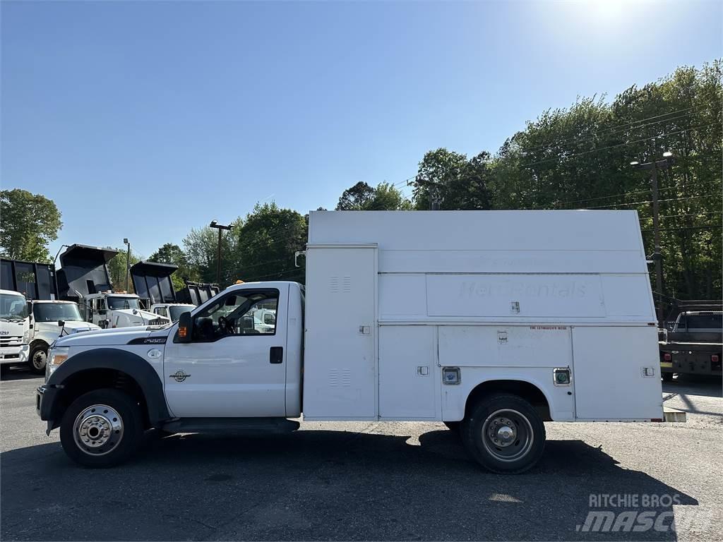 Ford F550 Camions et véhicules municipaux