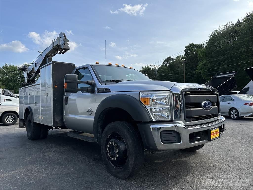 Ford F550 Camions et véhicules municipaux