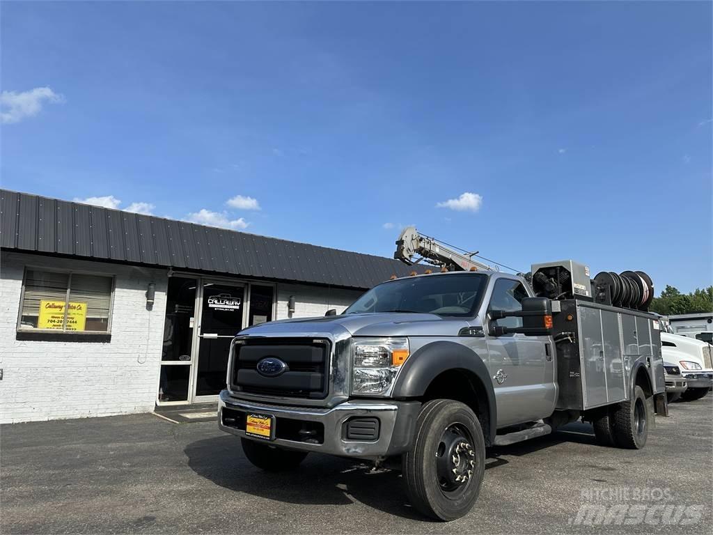 Ford F550 Camions et véhicules municipaux