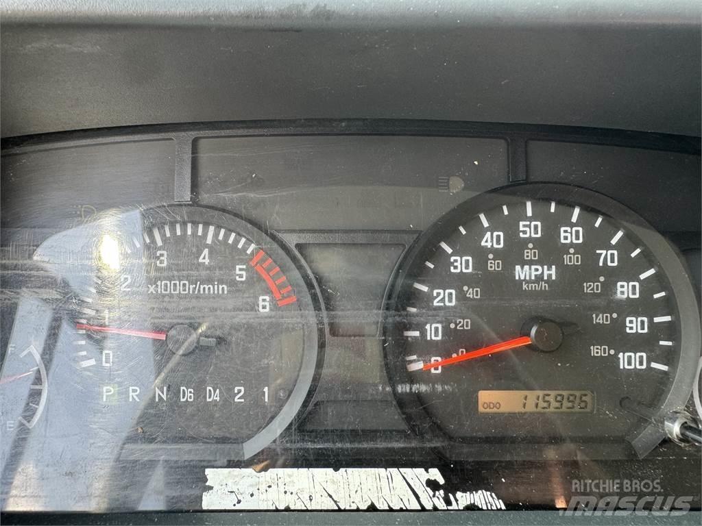 Isuzu NPR HD Camion benne