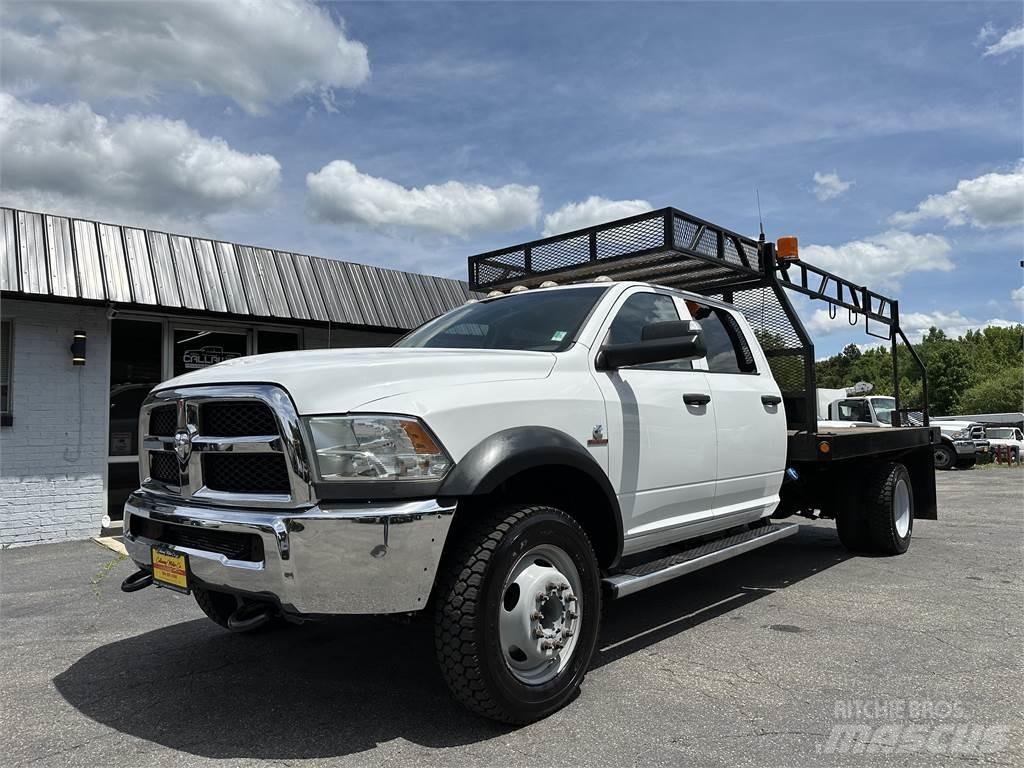 RAM 5500 Camion plateau