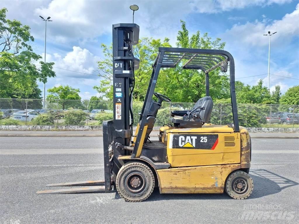 CAT EP25KP Autres Chariots élévateurs