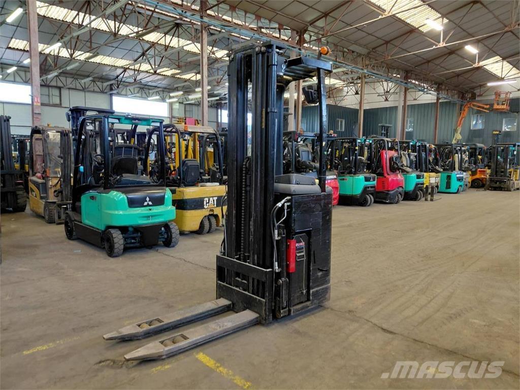 CAT NSR16N Gerbeurs Automoteurs