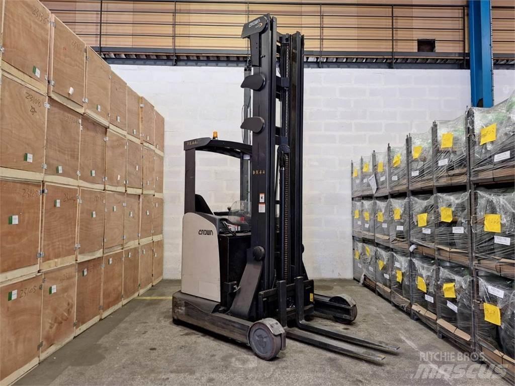 Crown ESR 5260 Chariot à mât rétractable