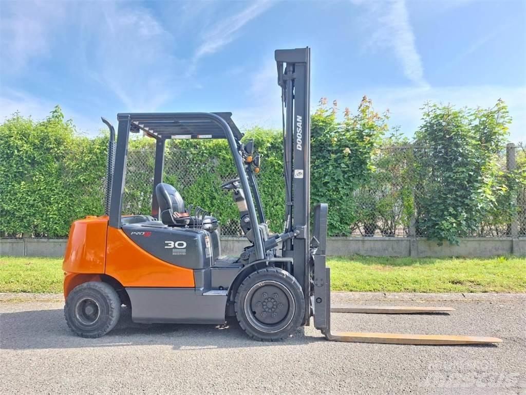 Doosan D30S 5 Autres Chariots élévateurs