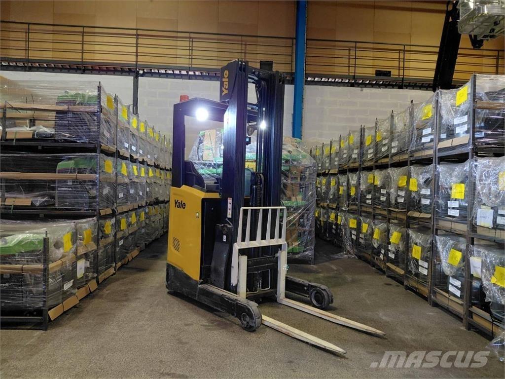 Yale MR10E Chariot à mât rétractable