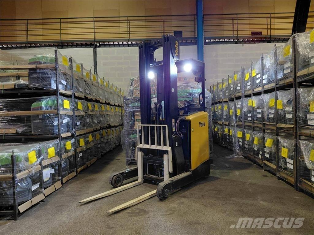 Yale MR10E Chariot à mât rétractable