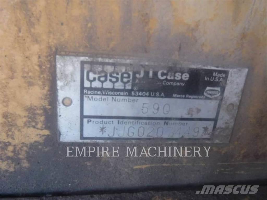 CASE 590 Tractopelle