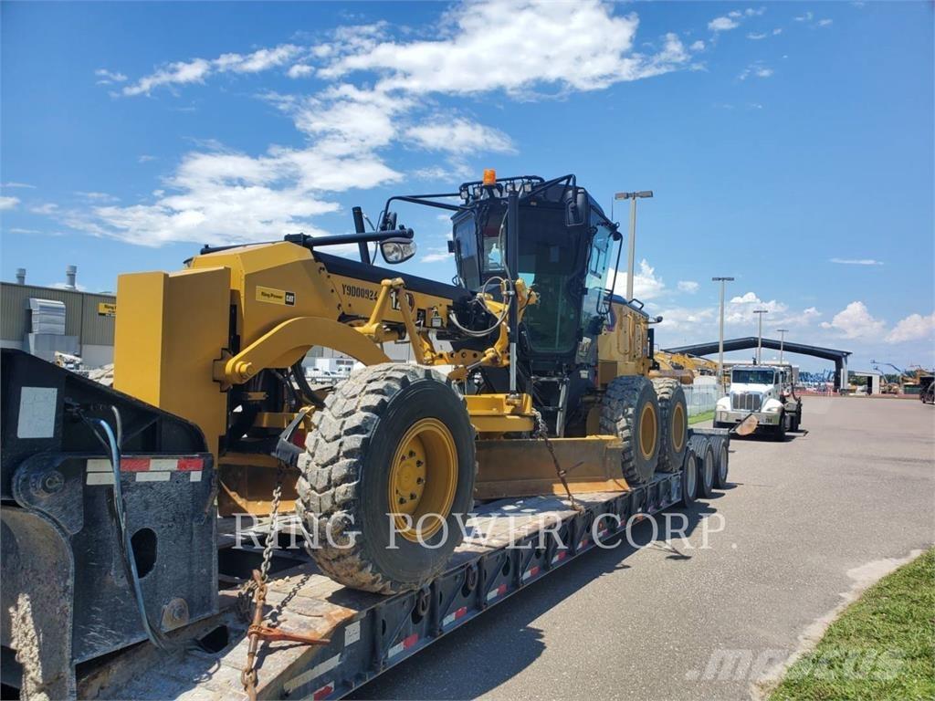 CAT 120 AWD CS Niveleuse