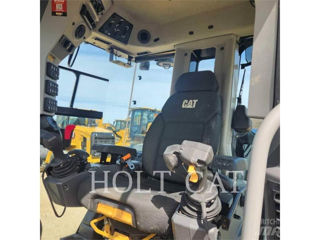 CAT 120 JOY Niveleuse