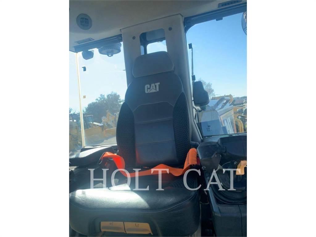 CAT 120AWD JOY Niveleuse