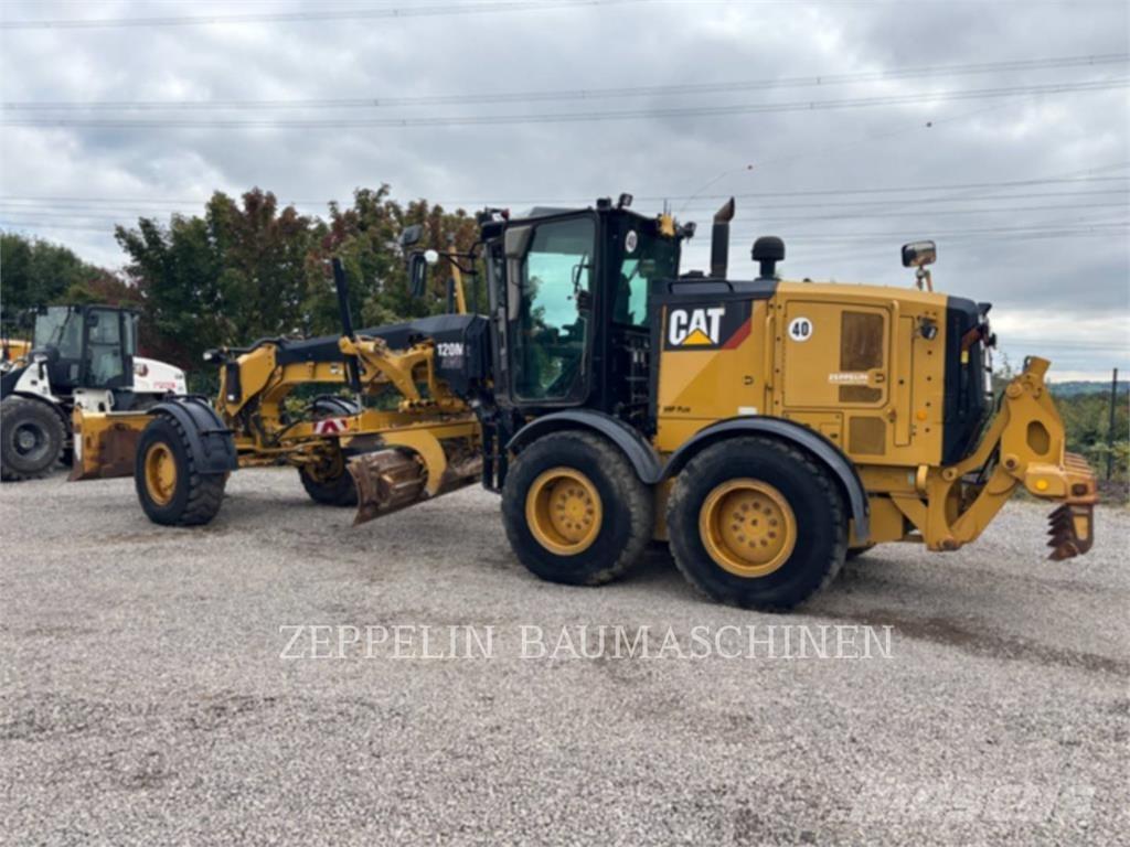 CAT 120M Niveleuse