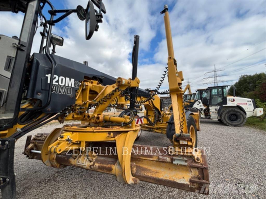 CAT 120M Niveleuse