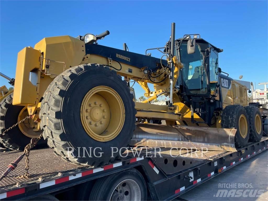 CAT 120M2T4 Niveleuse