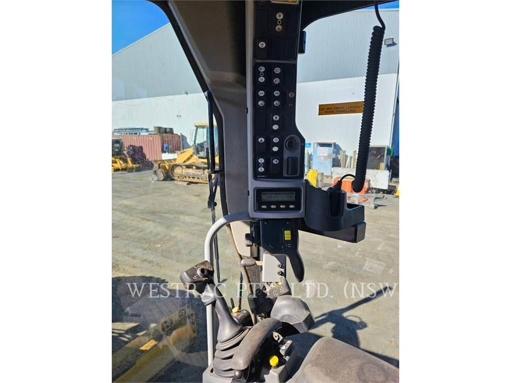 CAT 12M Niveleuse