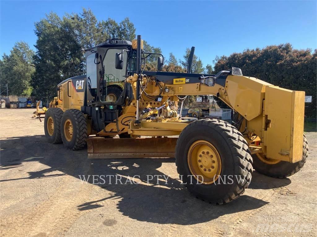 CAT 12M Niveleuse